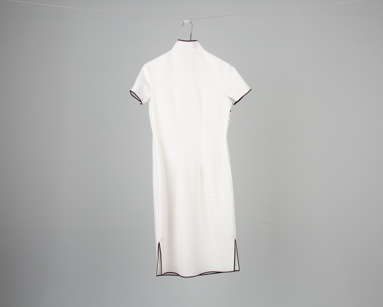 Image: flight attendant dress: China Airlines, purser