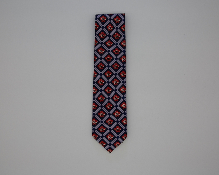 Image: flight attendant necktie (male): China Airlines