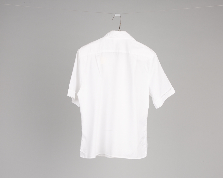 Image: ticket agent blouse: American Airlines
