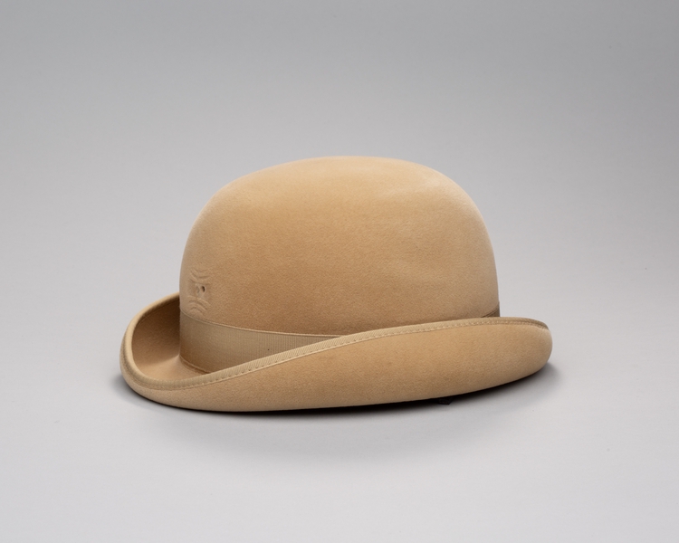 Image: stewardess hat: Pan American World Airways