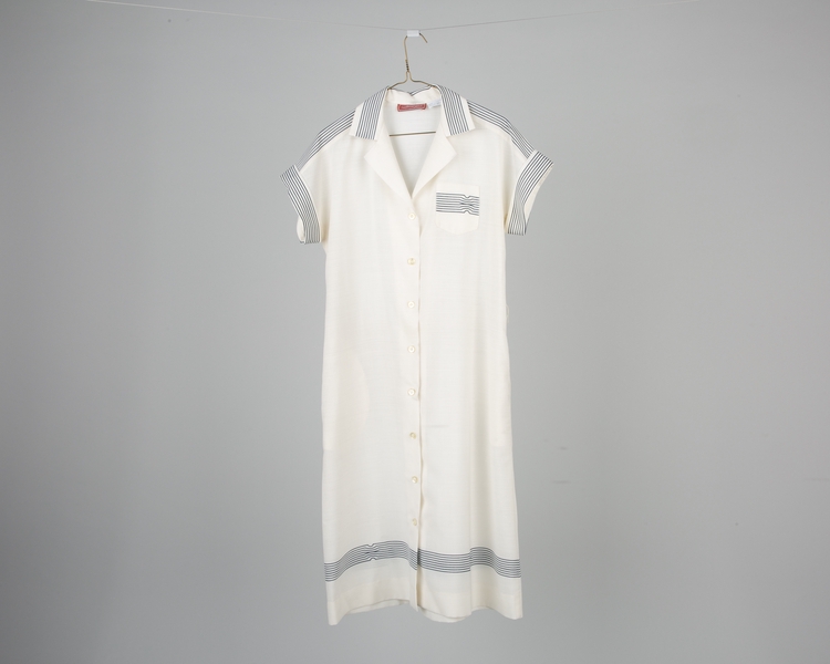 Image: flight attendant dress: Pan American World Airways
