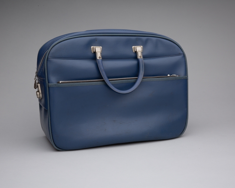 Image: stewardess crew kit: Pan American World Airways