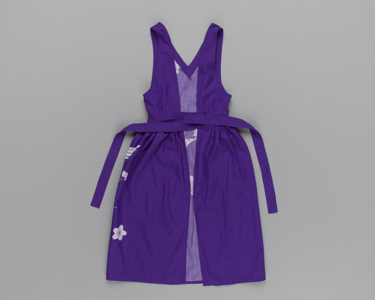 Image: flight attendant apron: Japan Air Lines