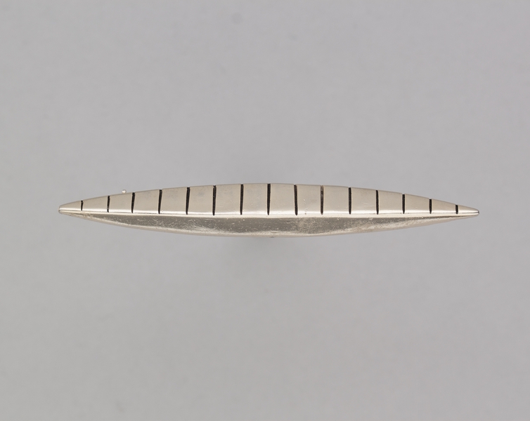 Image: brooch: TWA (Trans World Airlines)