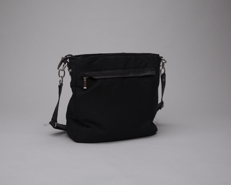 Image: flight attendant handbag: United Airlines