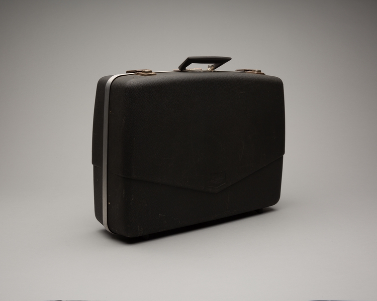 Image: stewardess suitcase: Braniff International
