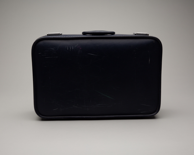 Image: flight attendant suitcase: United Air Lines