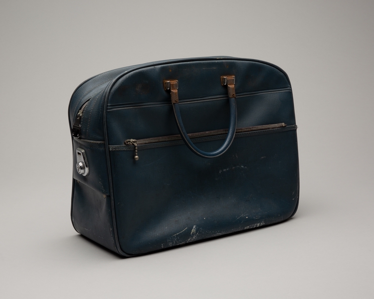 Image: stewardess crew bag: Pan American World Airways