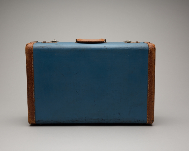Image: flight crew suitcase: United Air Lines