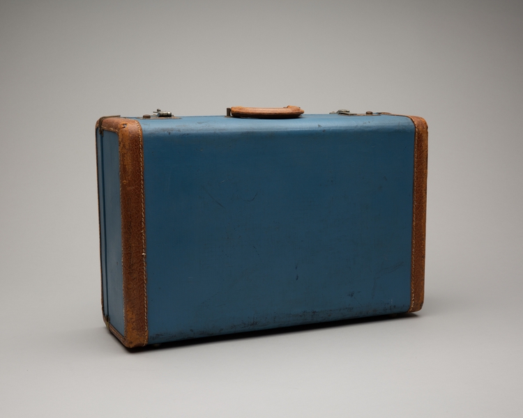 Image: flight crew suitcase: United Air Lines