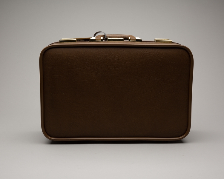 Image: crew suitcase: United Airlines (tan)