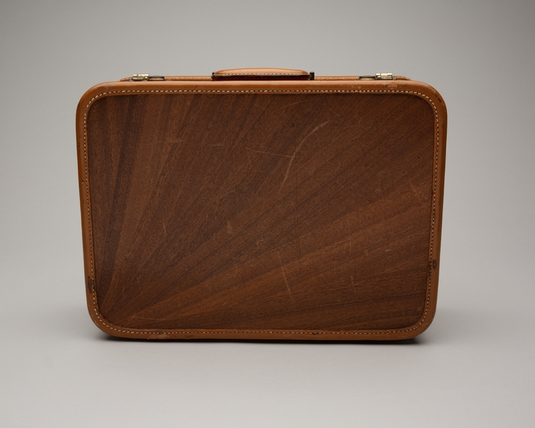 Image: suitcase: Modernaire, Earhart Luggage