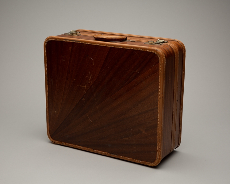 Image: suitcase: Modernaire, Earhart Luggage