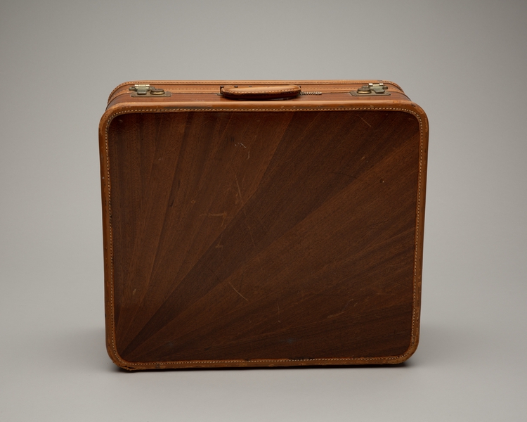 Image: suitcase: Modernaire, Earhart Luggage
