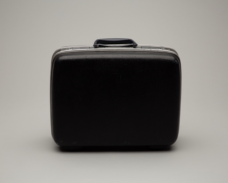 Image: crew suitcase: United Air Lines (navy)