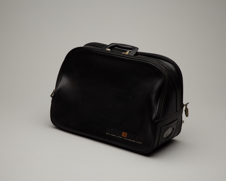 Image: crew bag: SAA (South African Airways)