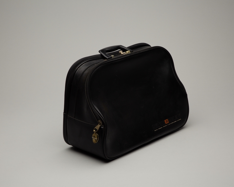 Image: crew bag: SAA (South African Airways)