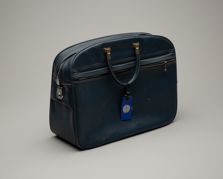 Image: stewardess crew bag: Pan American World Airways
