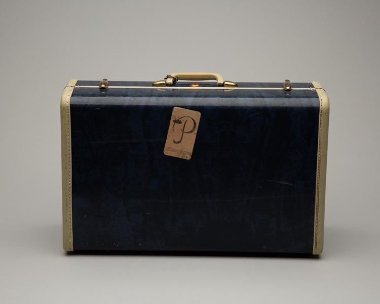 Image: stewardess suitcase: United Air Lines